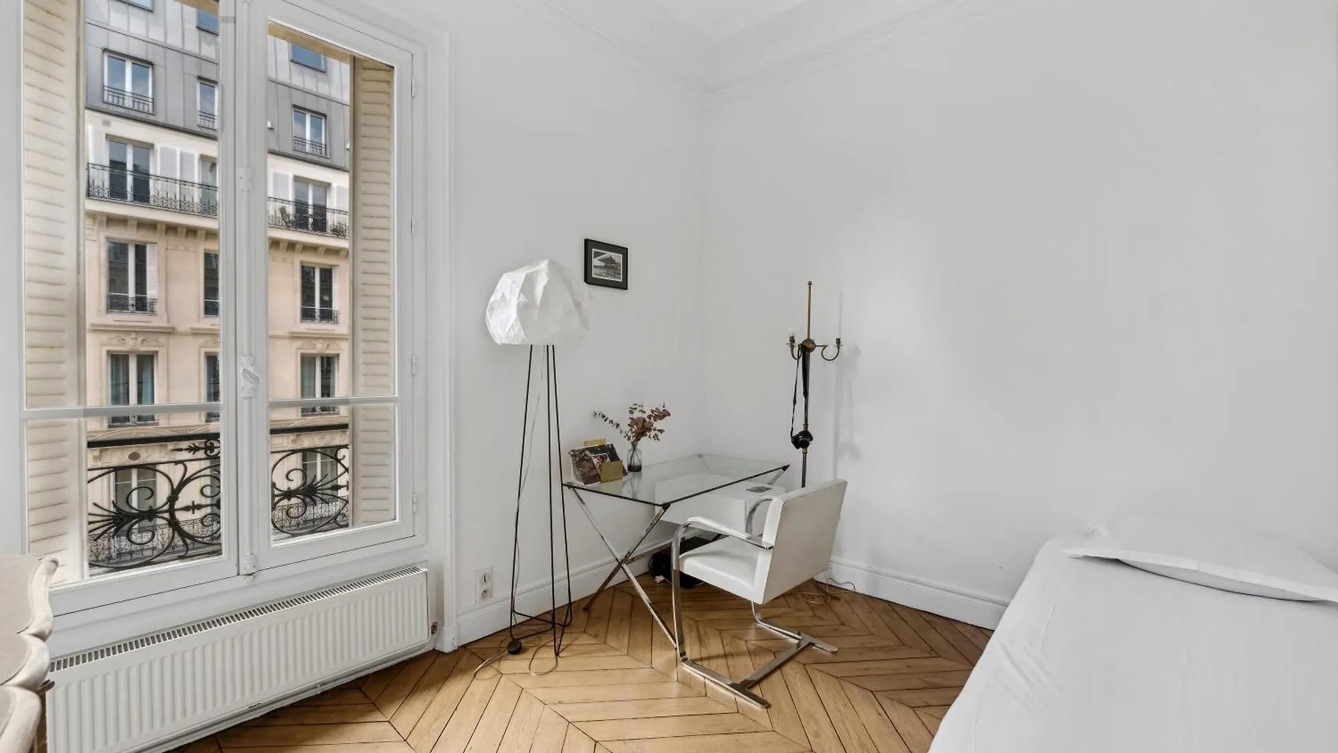 Veeve - Subtly Vintage Apartment Paris